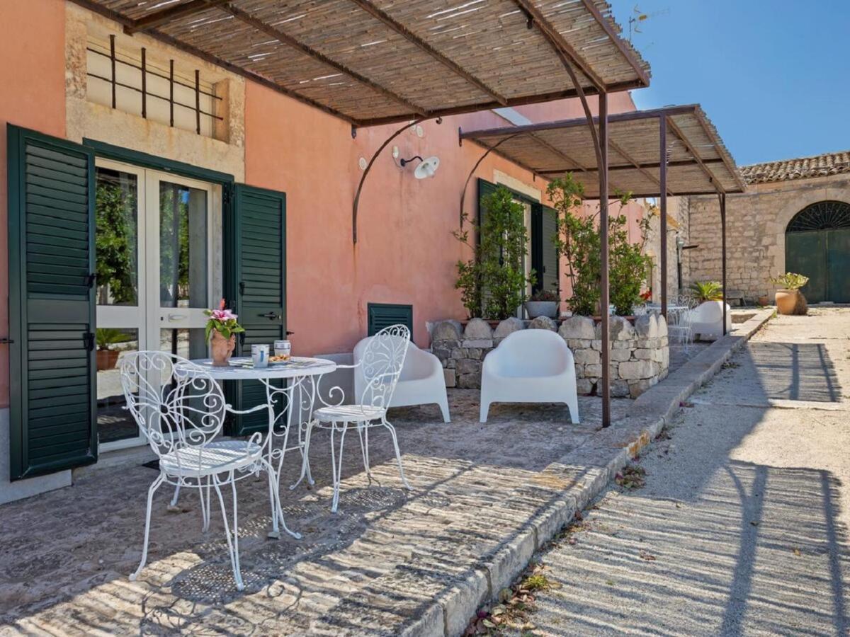 Il Baglio Di Kharrub Rural Guest House Pozzallo Exterior foto