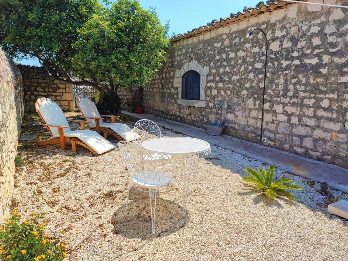 Il Baglio Di Kharrub Rural Guest House Pozzallo Exterior foto
